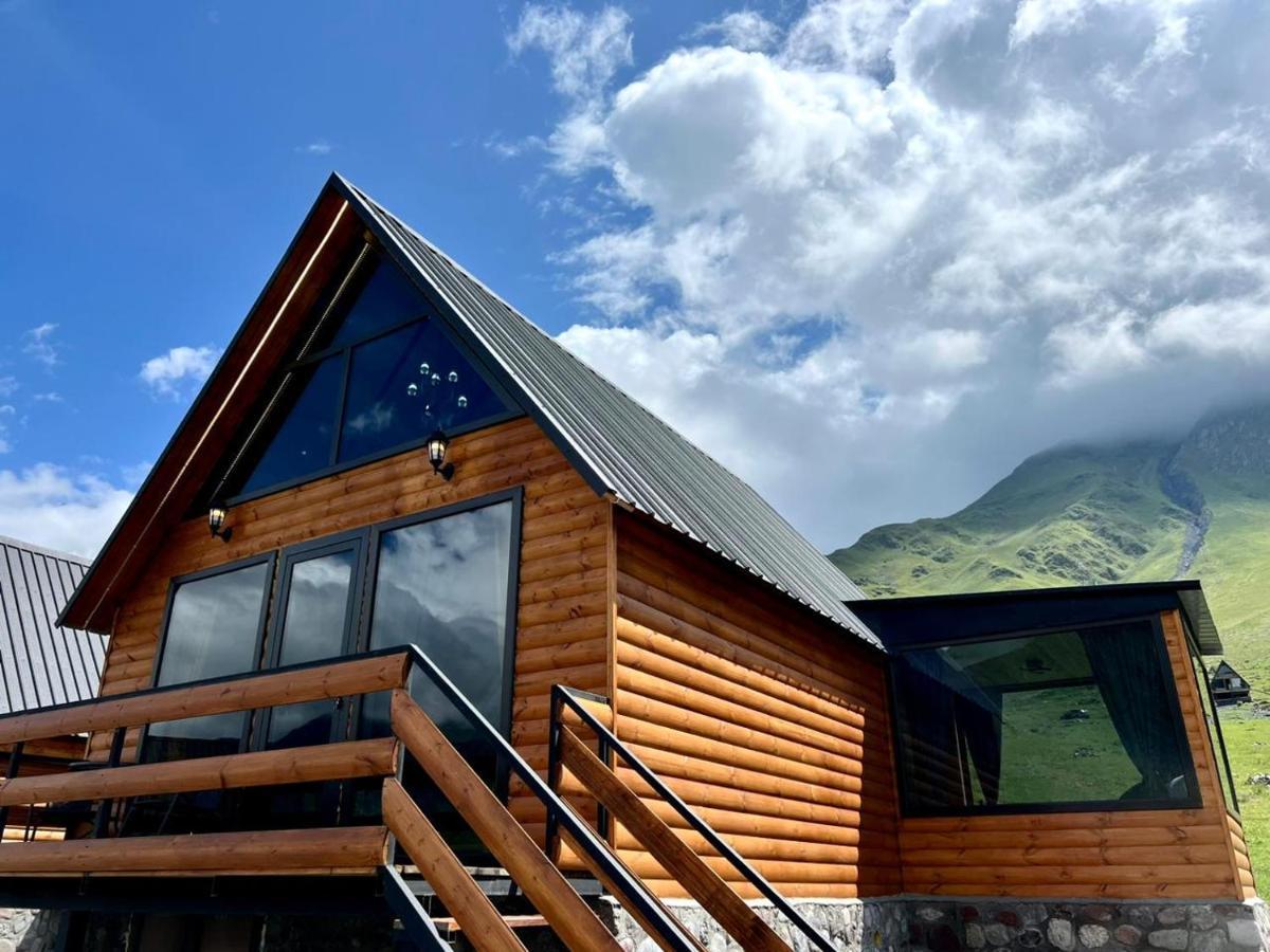 Kazbegi Inn Cottages Eksteriør billede