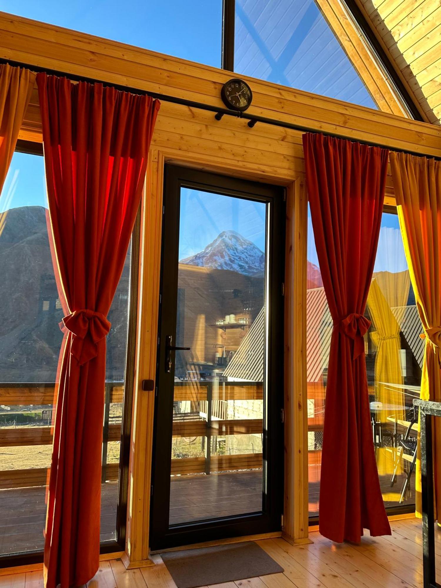 Kazbegi Inn Cottages Eksteriør billede