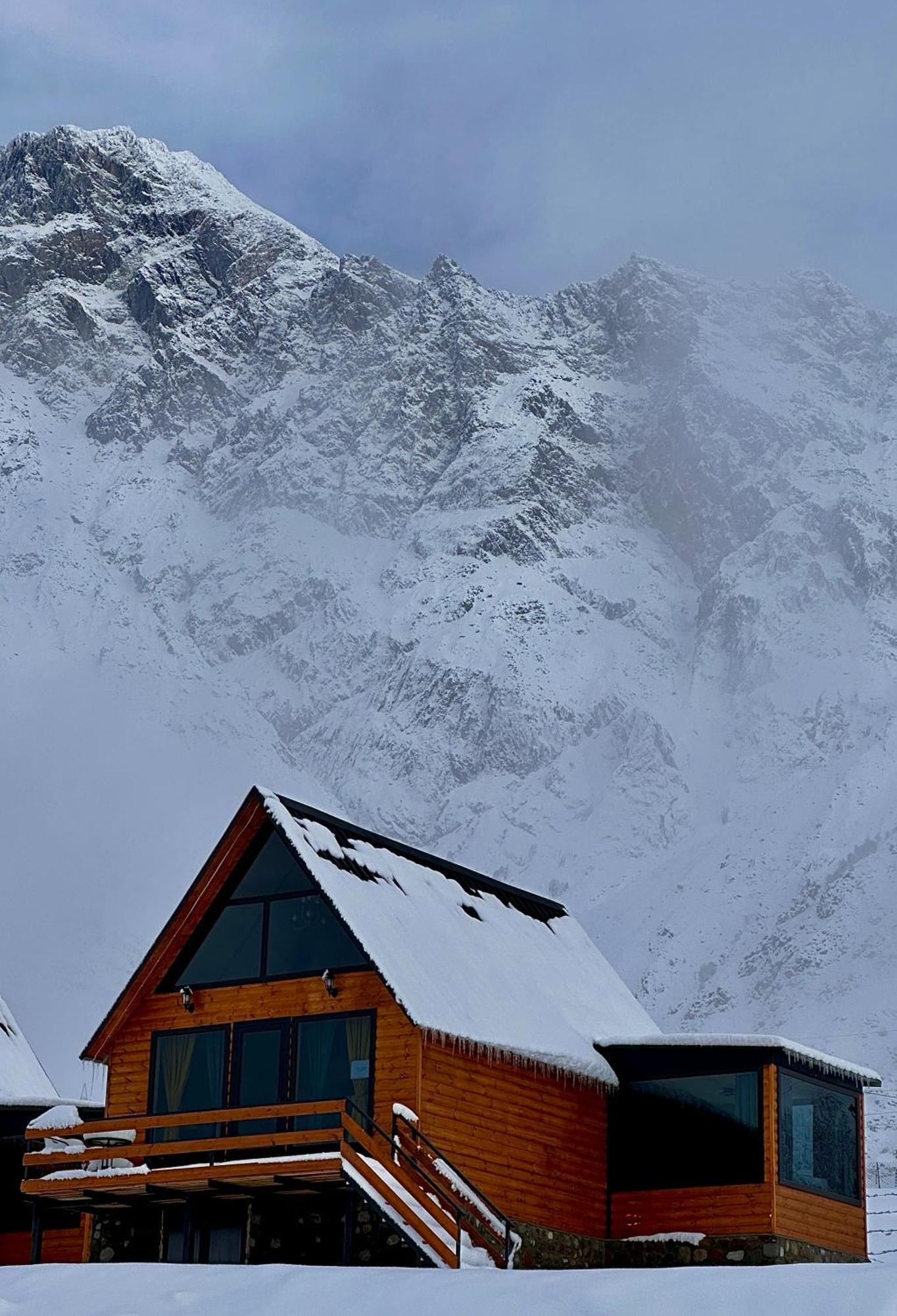 Kazbegi Inn Cottages Eksteriør billede
