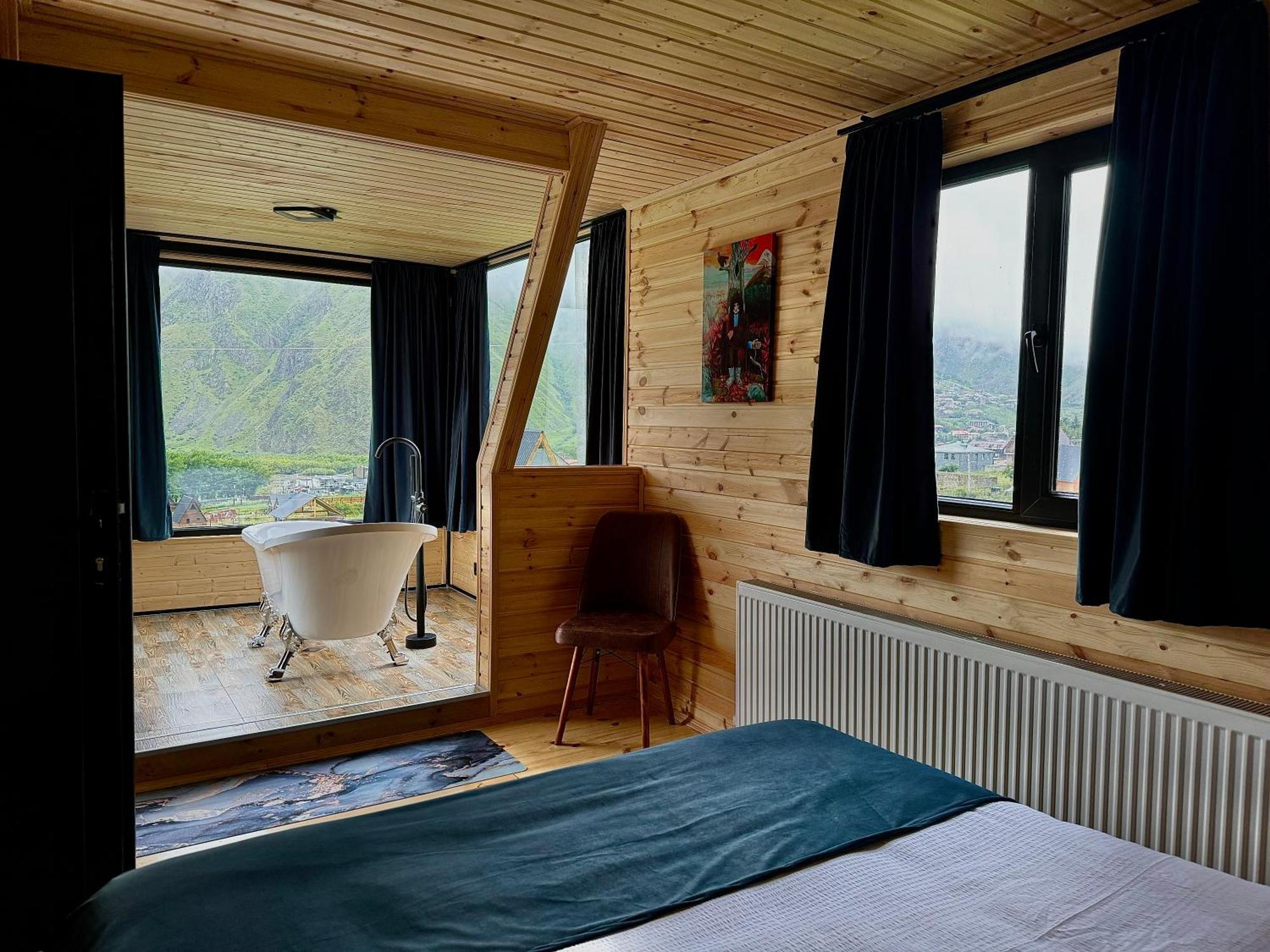 Kazbegi Inn Cottages Eksteriør billede