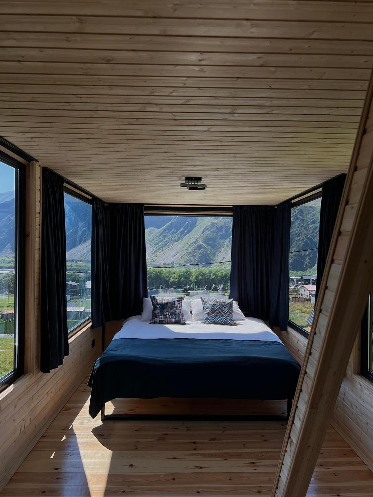Kazbegi Inn Cottages Eksteriør billede
