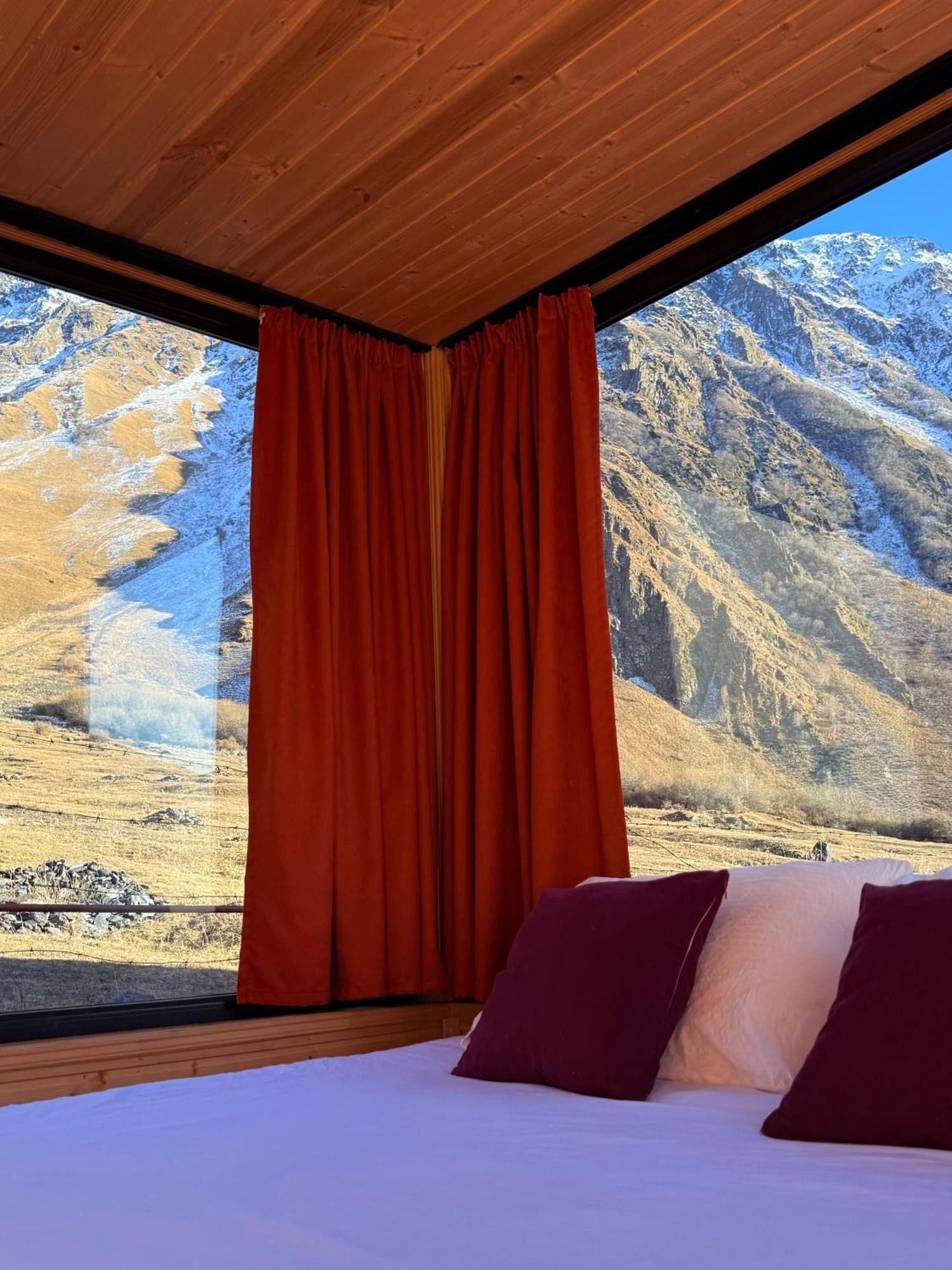 Kazbegi Inn Cottages Eksteriør billede