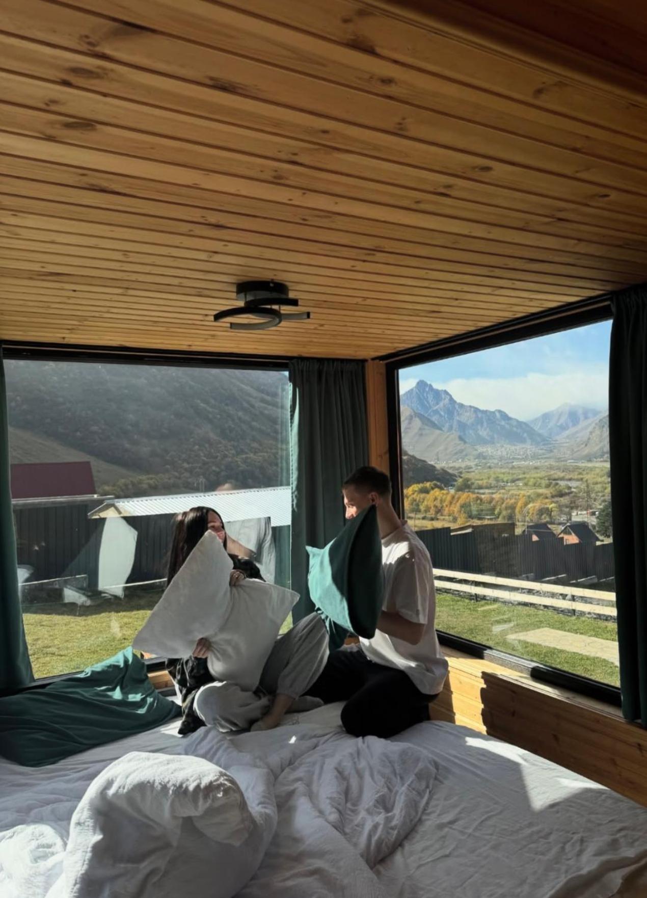 Kazbegi Inn Cottages Eksteriør billede
